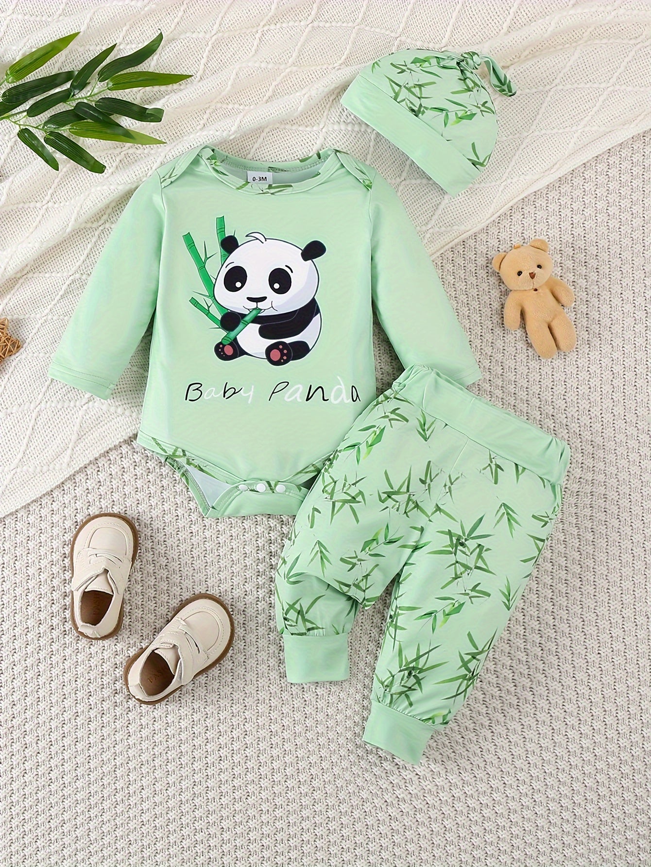 Set di Baby Panda Adorabili – Romper, Pantaloni e Cappello per Avventure all'Aperto