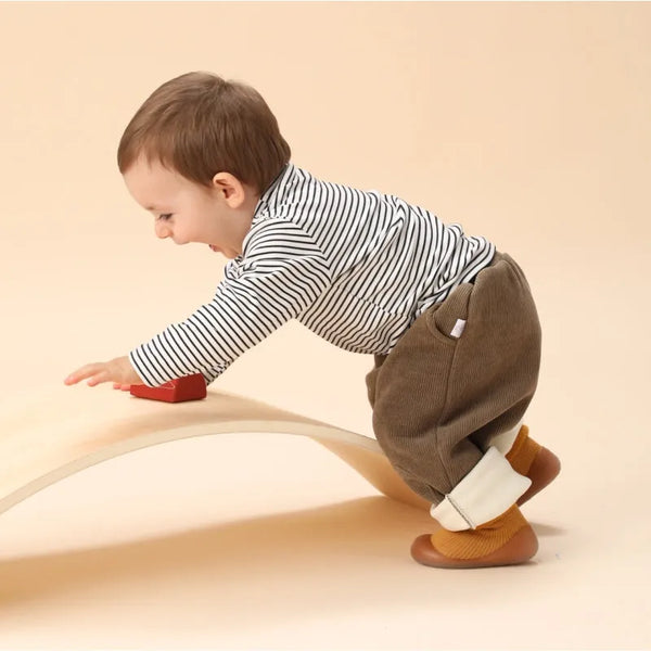 Scarpe per Bambini Con Calzini Comodi e Suola Antiscivolo – Sicure e Calde