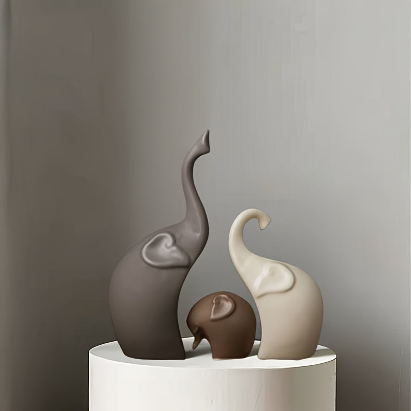 Set di 3 Statue di Elefanti in Ceramica – Decorazione Moderna Opaca per Soggiorno o Ufficio