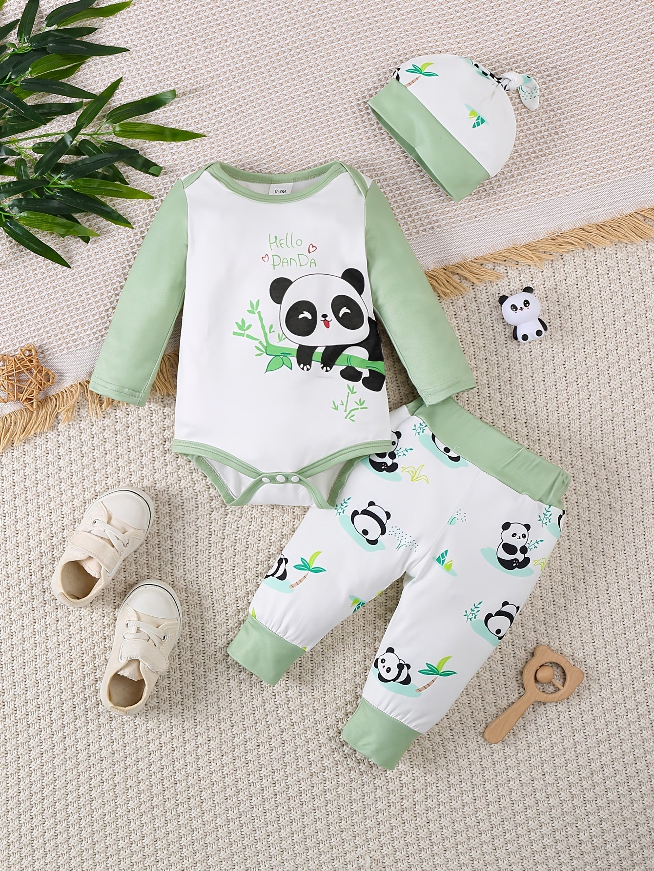 Set Baby Panda – Tutina, Pantaloni e Cappello per Avventure all'Aperto