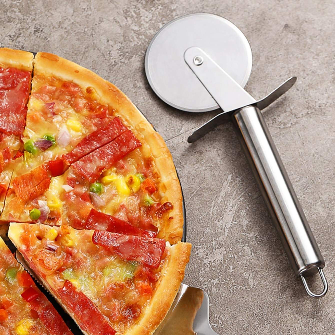 Ruota per Pizza in Acciaio Inossidabile – Utensile da Cucina Efficiente e Stile per Fette Perfette