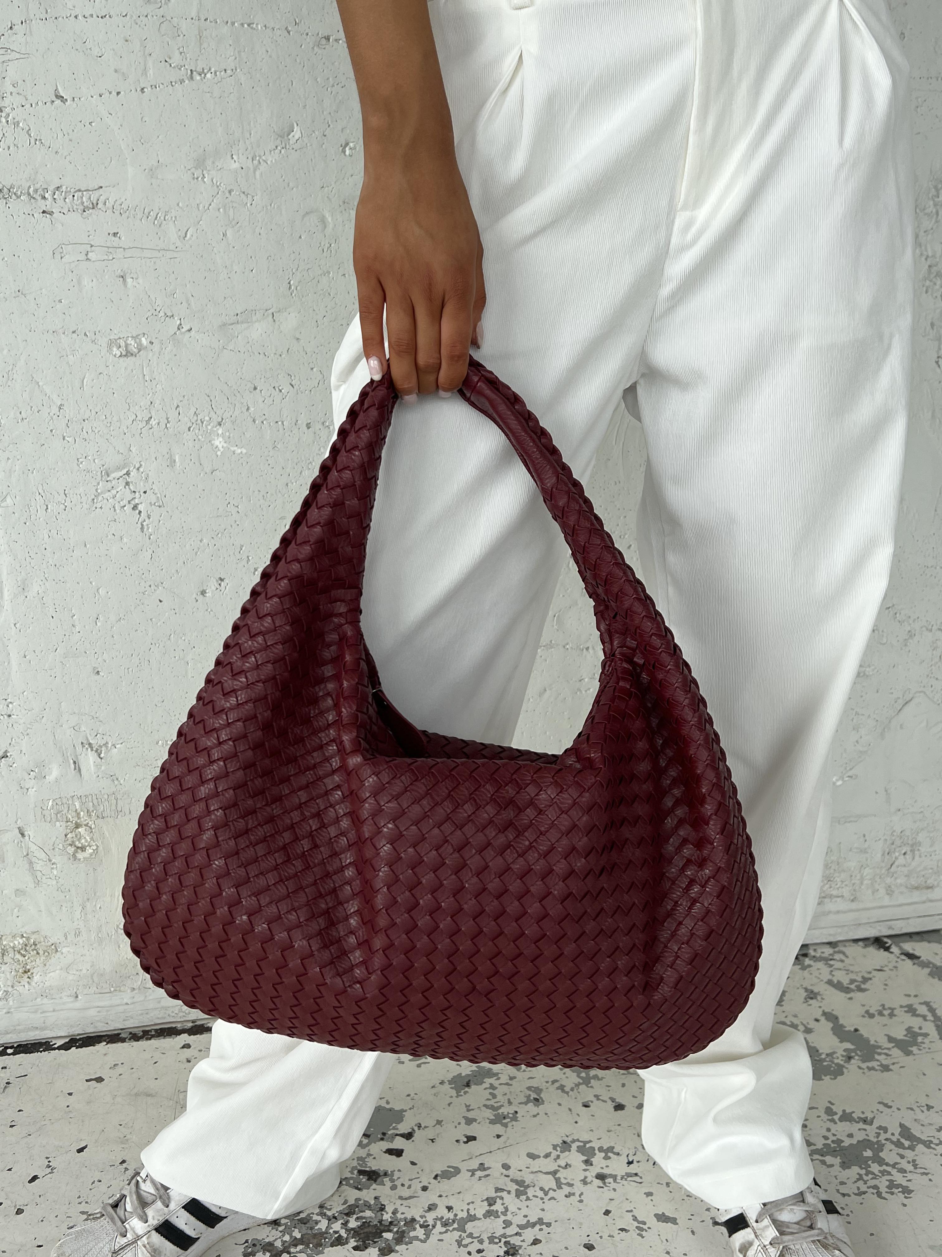 Borsa a Spalla Woven Chic - Per un Look Elegante