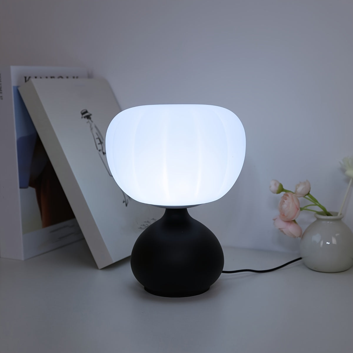 Lampada Bilanciata Leggera - Atmosfera Moderna per il Tuo Spazio