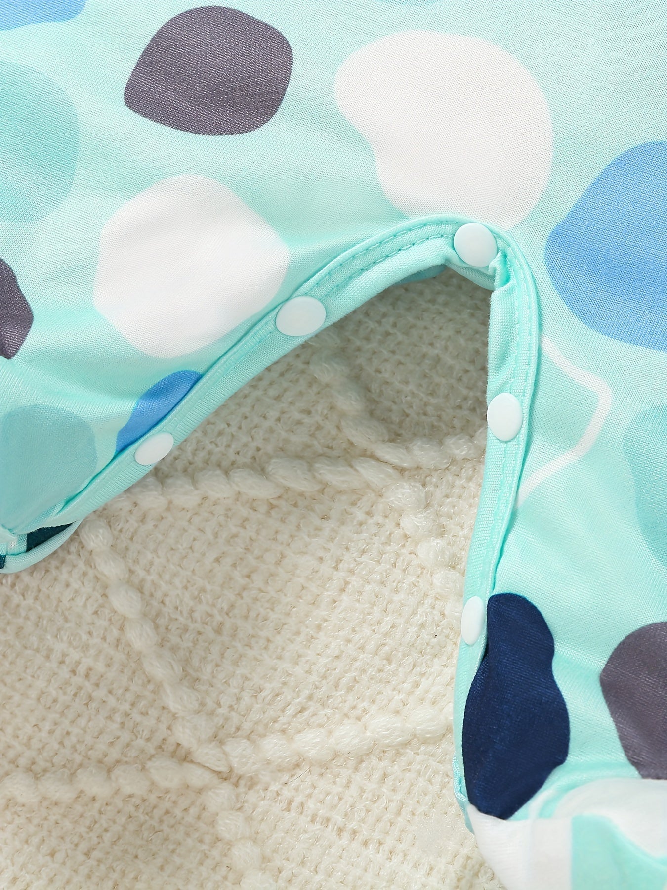 Set di Abbigliamento per Neonati da 9 Pezzi con Dinosauri, Nuvole e Pois – Include Body, Cappellino e Bavaglini