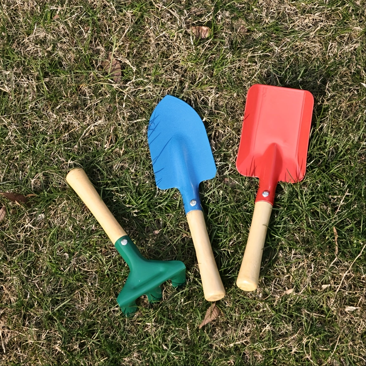 Set di Attrezzi Colorati per Bambini per Giardino e Sabbia – Giocattolo per Esterni e Giardino