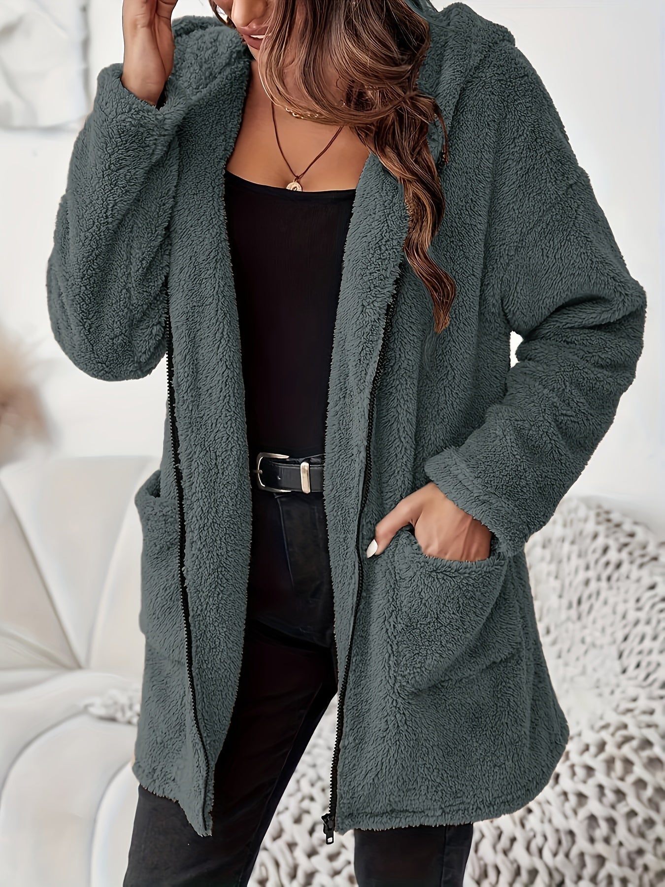 Giacca Invernale Morbida in Peluche con Zip e Tasche a Patta - Giacca Calda e Confortevole per Giornate Fredde