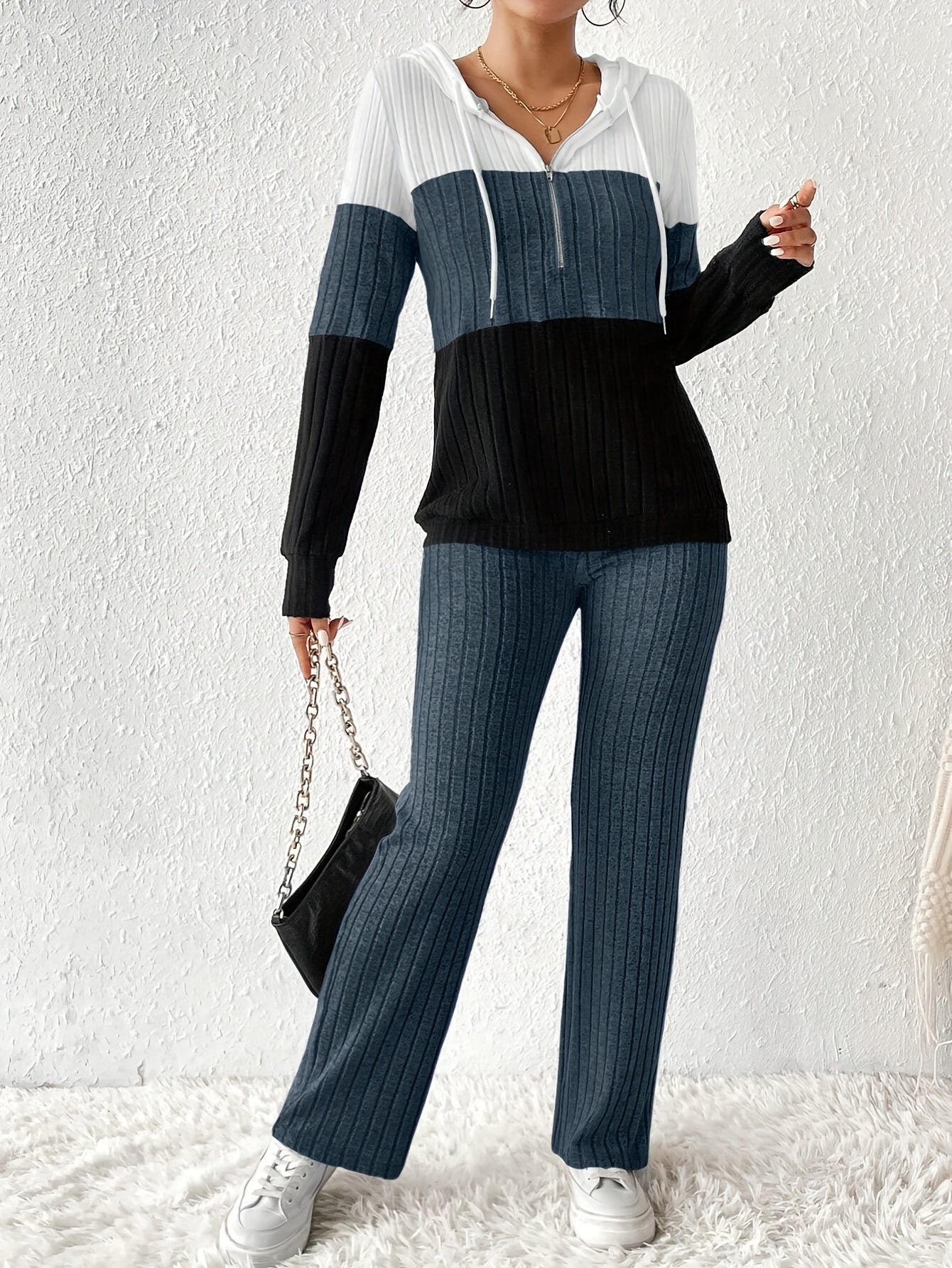 Lotte Cozy Tuta - Per un Comfort Rilassato