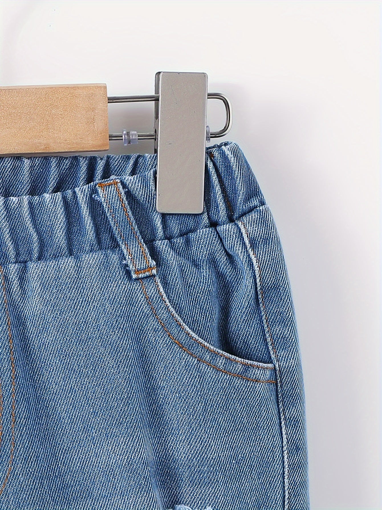 Set Giacca e Pantaloni in Denim Strappato Casual – Perfetto per Ragazzi Avventurosi