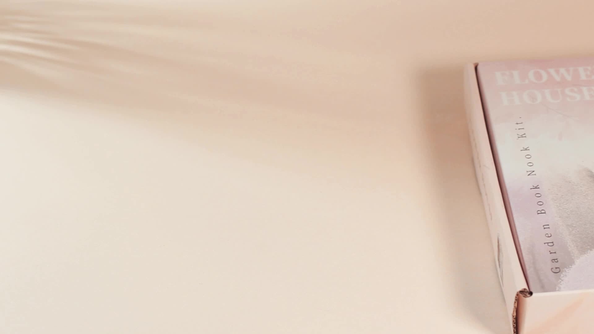 Puzzle 3D in Legno – Casa dei Fiori Bianca con Illuminazione e Copertura in Tessuto