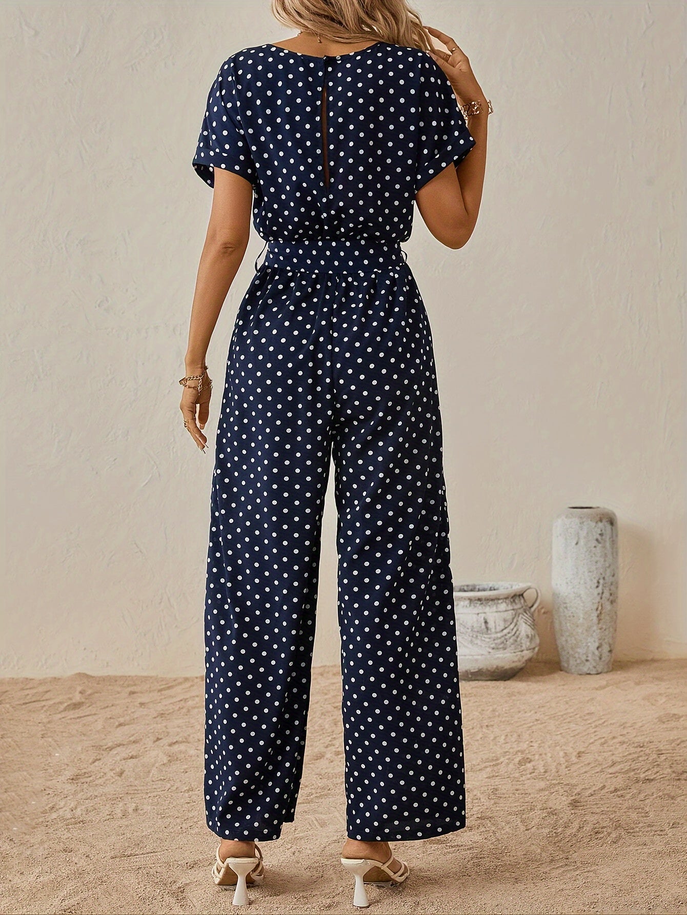 Jumpsuit a Pois con Cintura – Perfetto per Avventure Estive e Gite Informali