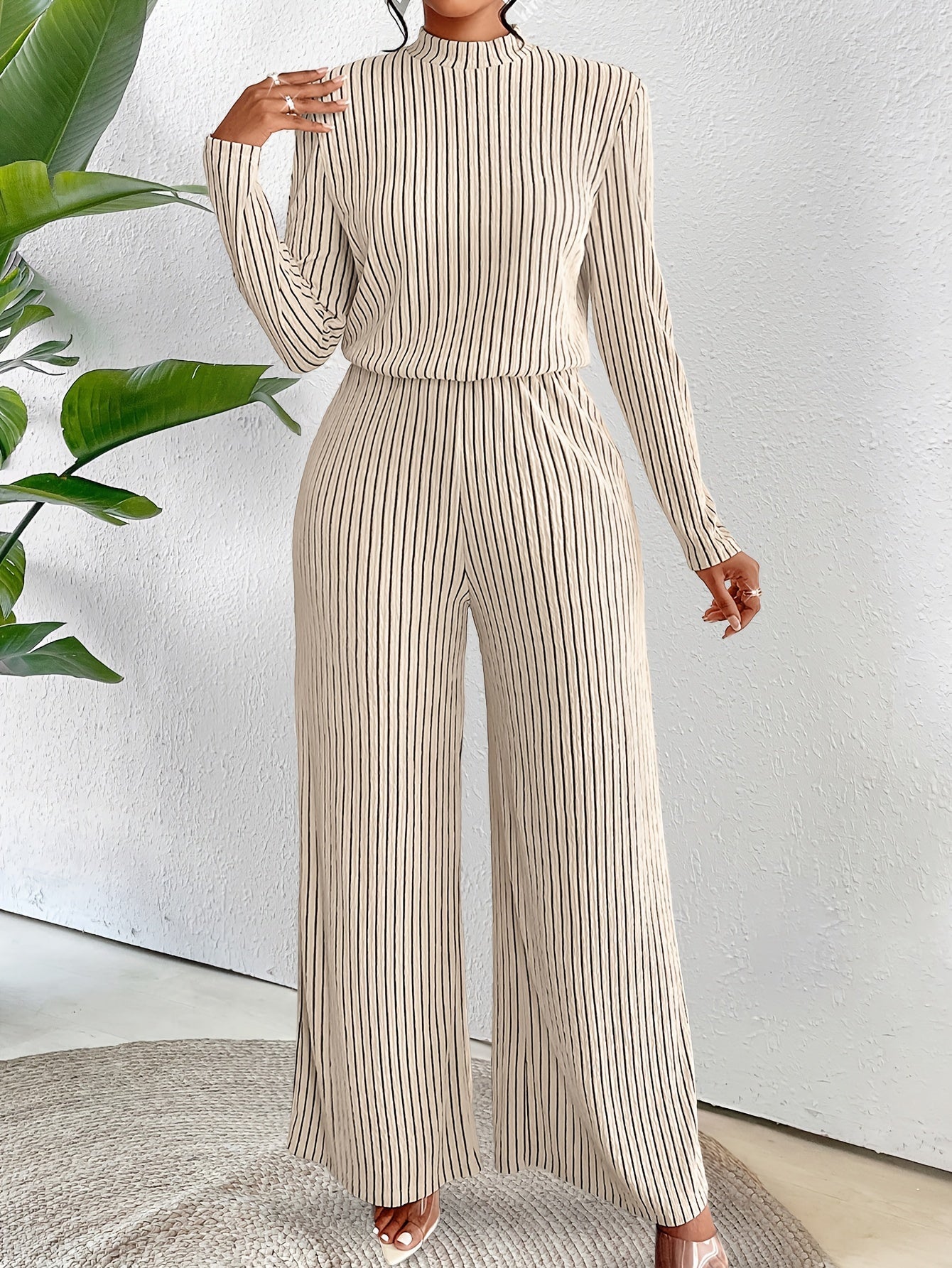 Elegante Tuta a Coste per Donne – Strisce, Maniche Lunghe e Collo Alto