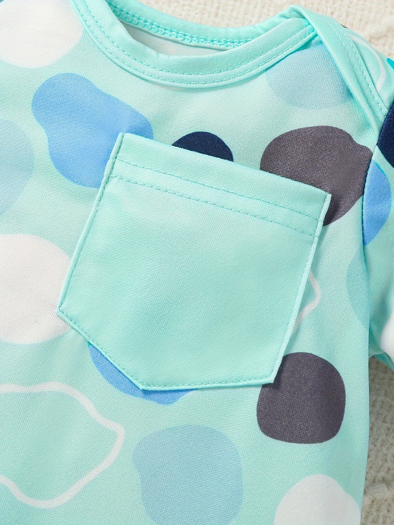 Set di Abbigliamento per Neonati da 9 Pezzi con Dinosauri, Nuvole e Pois – Include Body, Cappellino e Bavaglini