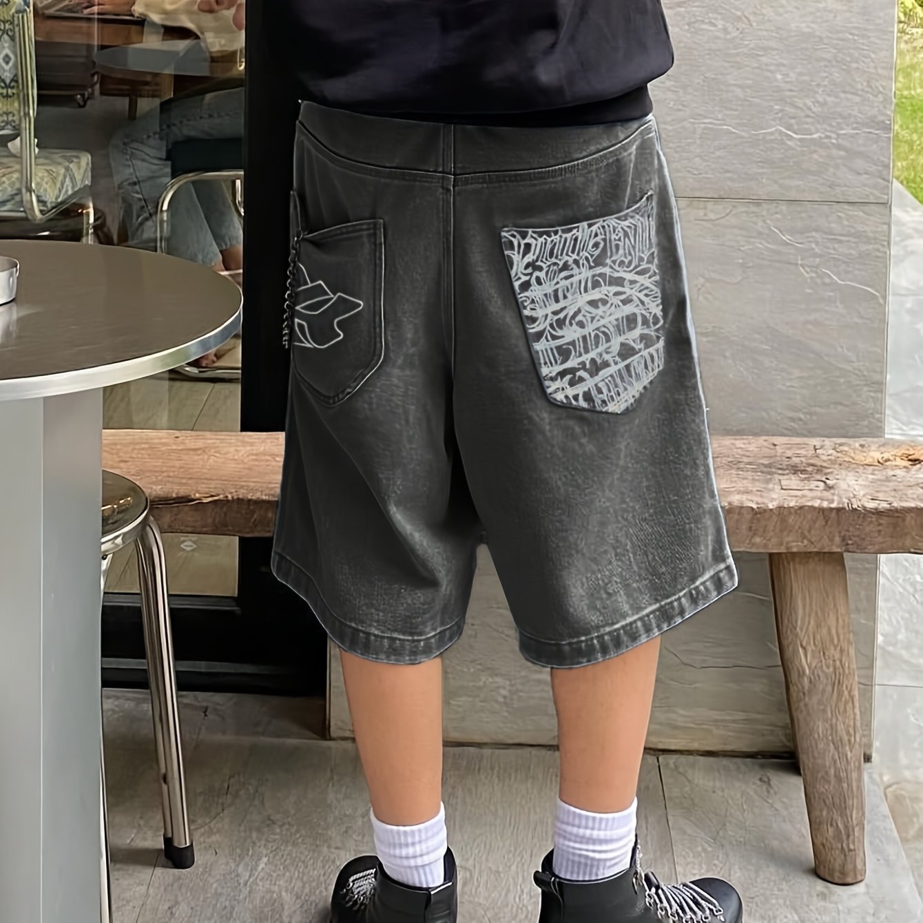 Pantaloni Bermuda in Denim Casual – Vestibilità Larga con Eleganti Ricami a Fiori