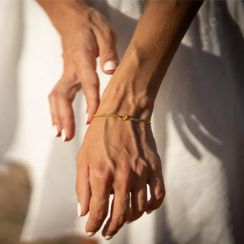 Elegante Bracciale con Nodo – Sottile e Raffinato