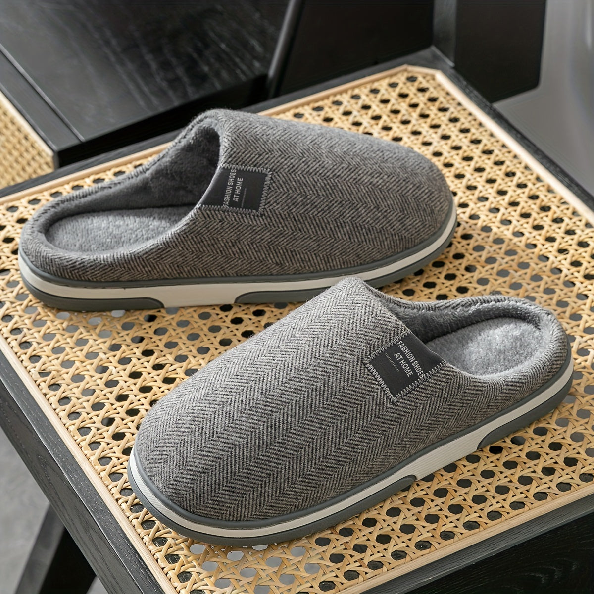 Pantofole Calde da Uomo con Struttura a Spina di Pesce – Comfort e Grip per Casa in Autunno e Inverno