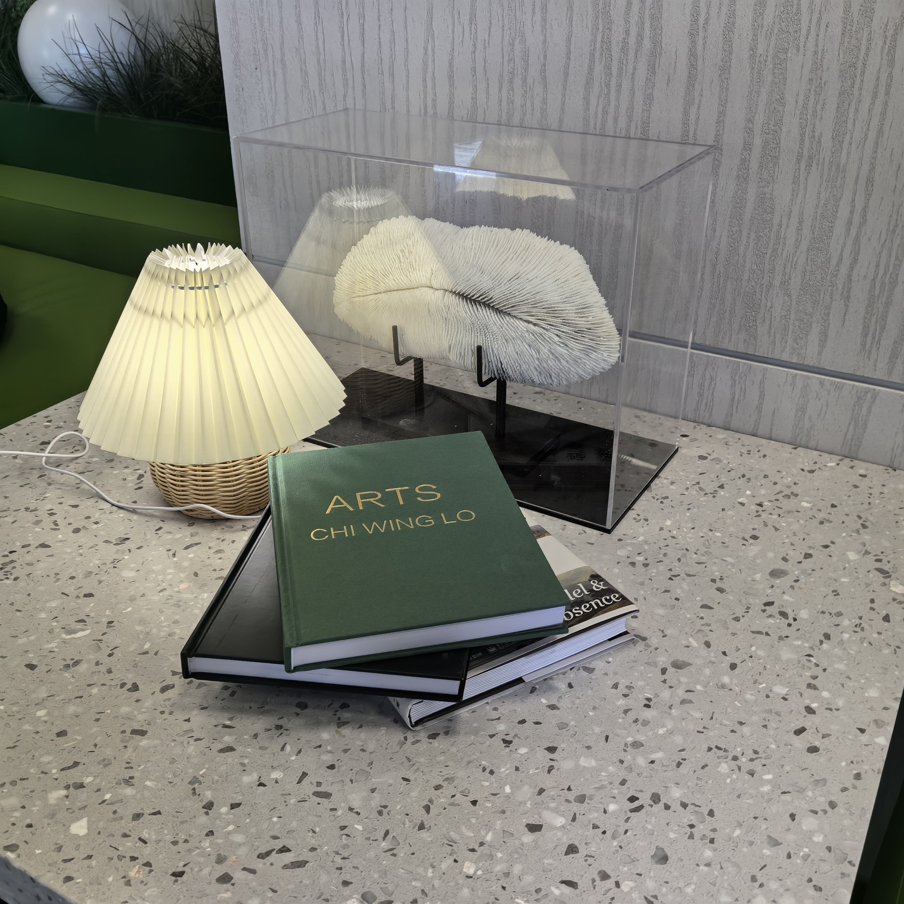 Lampada da Tavolo in Bambù Intrecciato - Design Accogliente e Raffinato