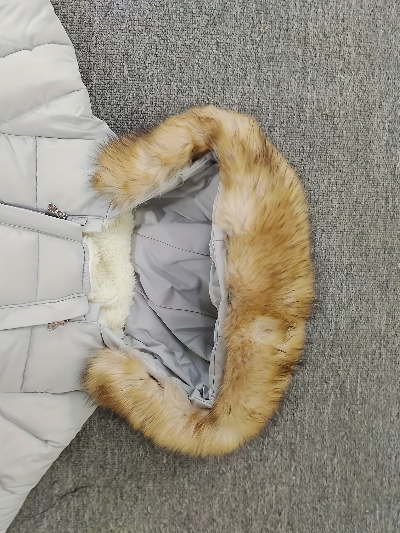 Frosty Baby Body – Tuta Invernale Luxe con Cappuccio per i Mesi Freddi