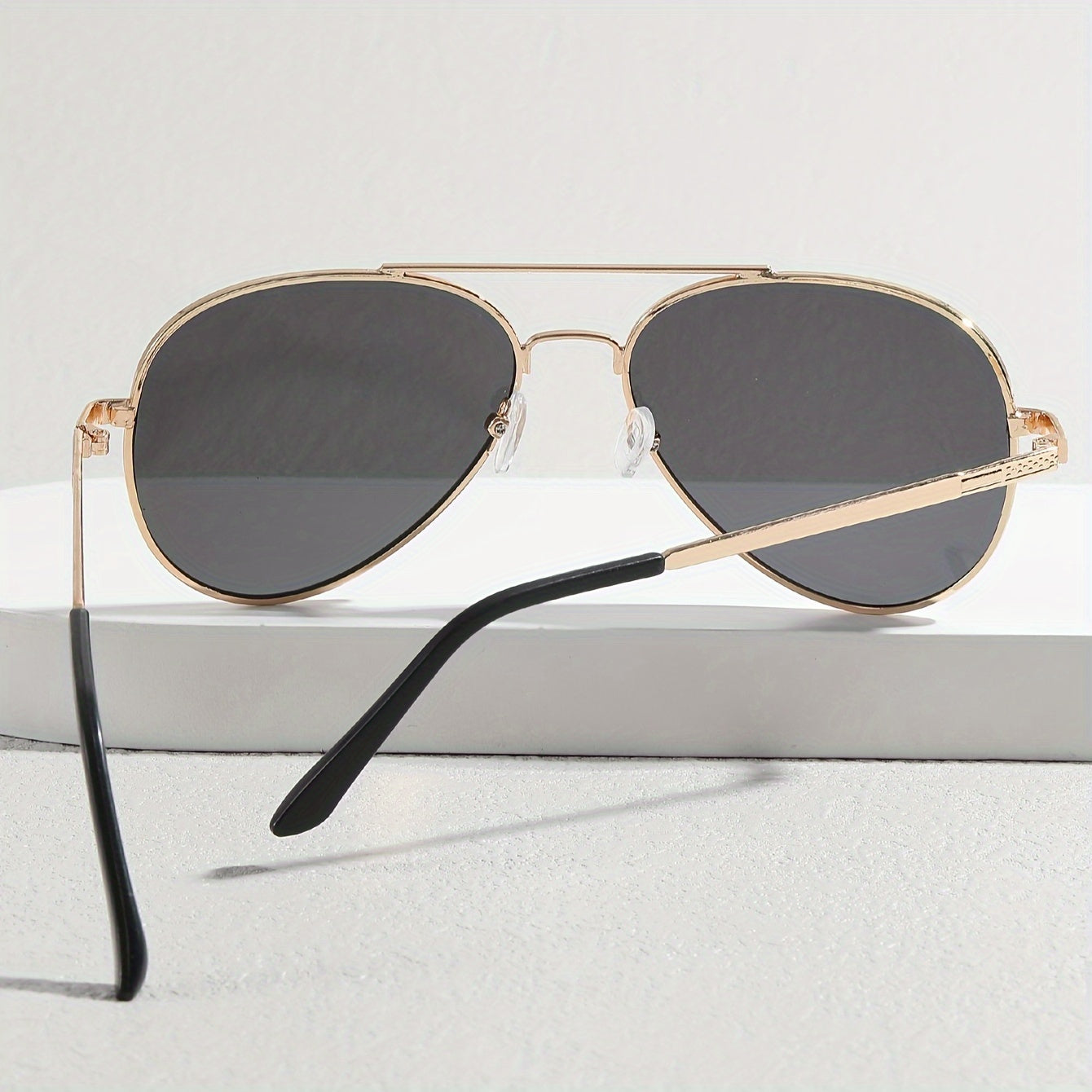Occhiali da sole Pilota per Uomini – Design Senza Tempo con Metallo e Plastica per Uso Quotidiano