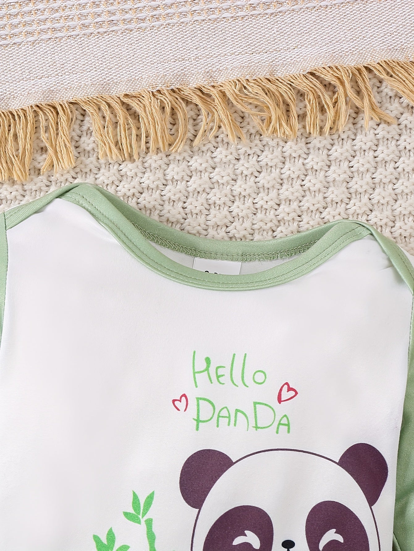 Set di Baby Panda Adorabili – Romper, Pantaloni e Cappello per Avventure all'Aperto