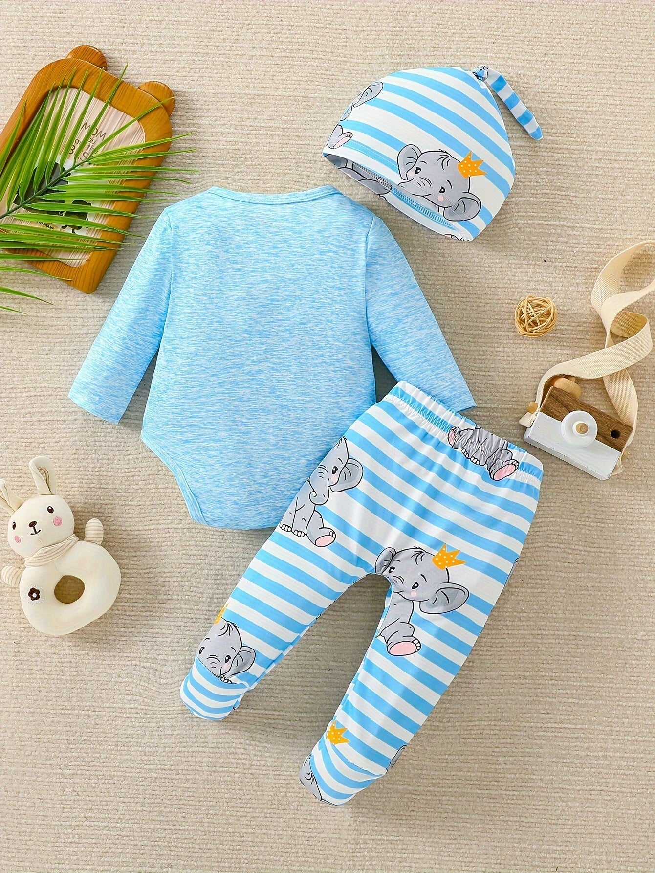 Set Outfit Baby Elefante – Tutina, Pantaloni e Cappello per una Felice Avventura