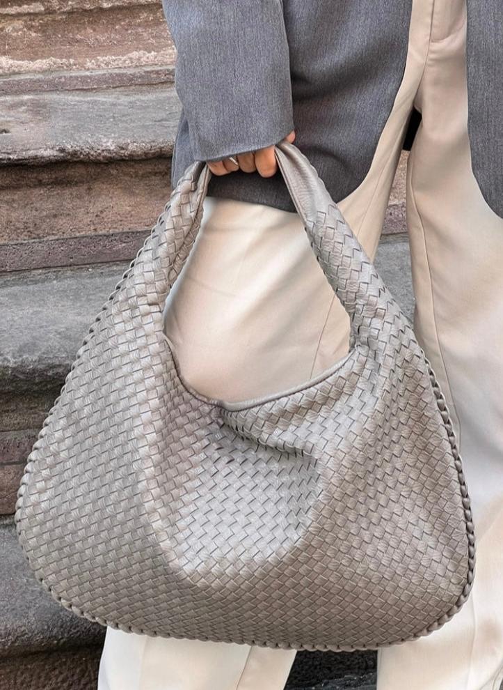 Borsa a Spalla Woven Chic - Per un Look Elegante