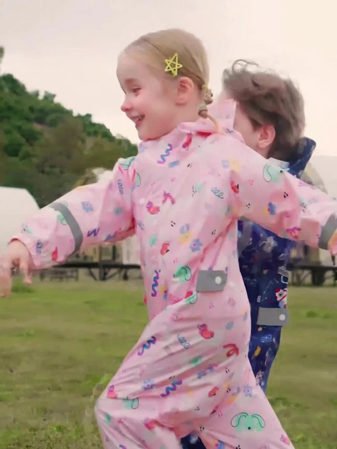 Tuta Impermeabile e Gioiosa per Bambini – Traspirante e Confortevole per Attività all'Aperto