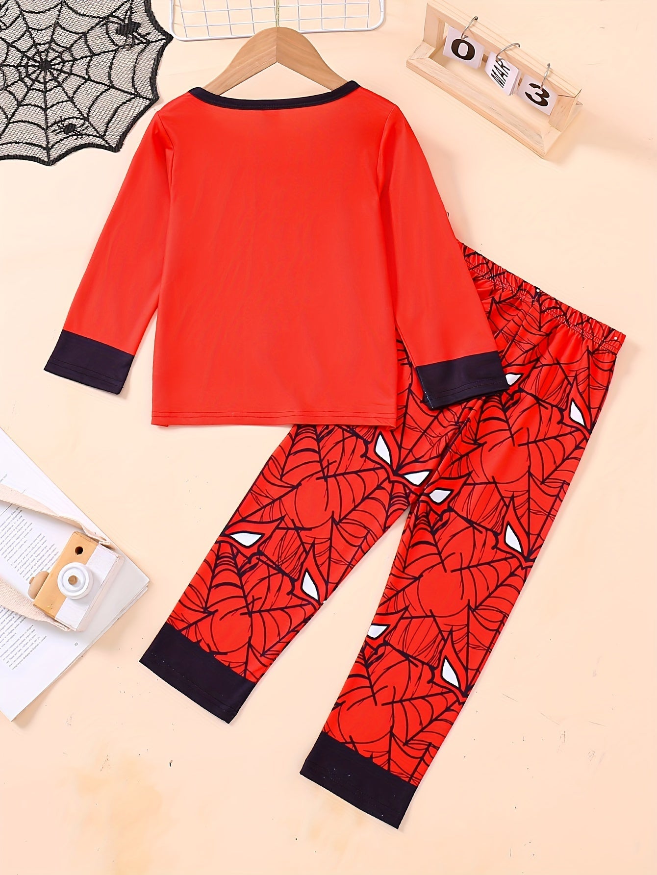 Set Pigiama Spider-Man - Avventure da Sogno per il Tuo Bambino