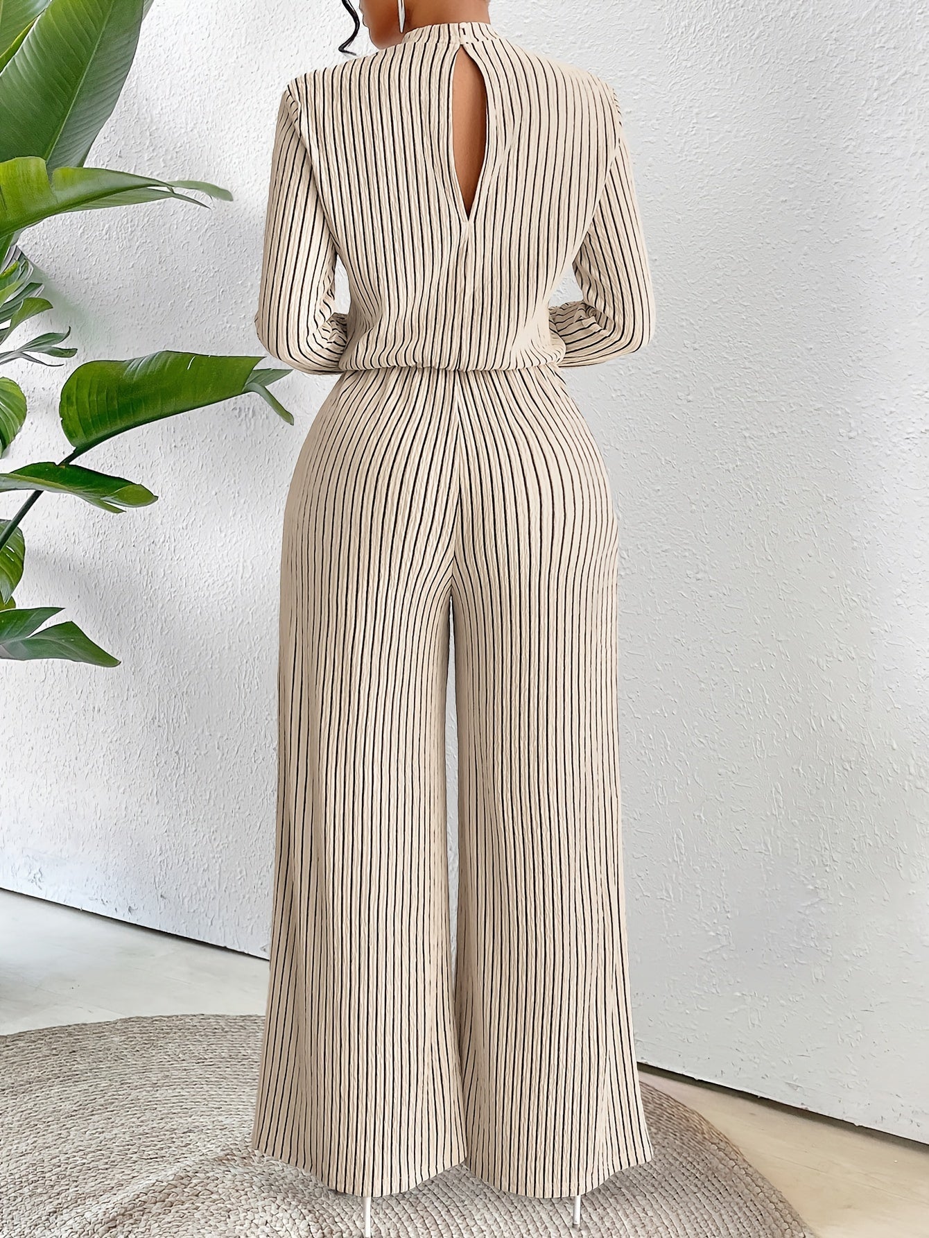 Elegante Tuta a Coste per Donne – Strisce, Maniche Lunghe e Collo Alto