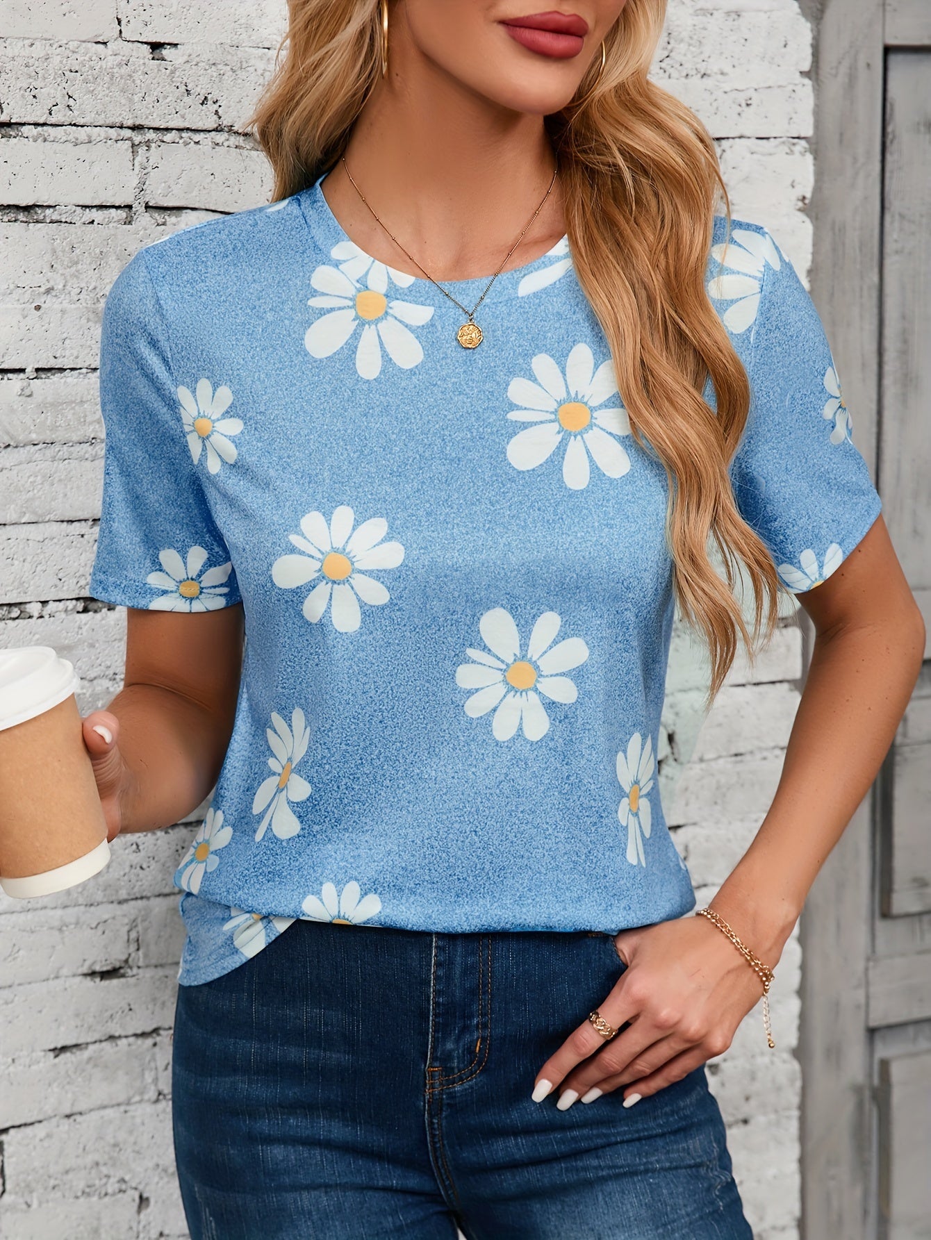 T-shirt Crewneck con Stampa di Margherite – Casual e Traspirante per Primavera e Estate