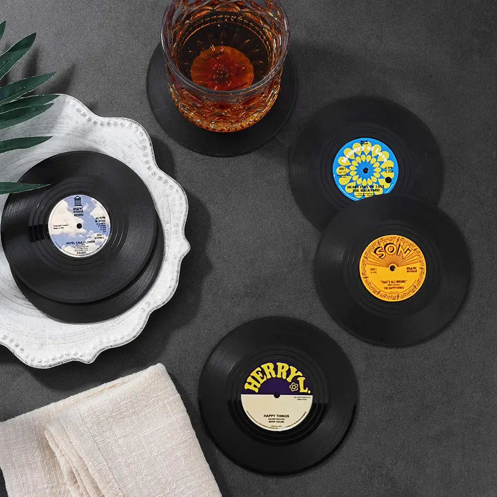 Set di Sottobicchieri in Vinile Retro - Proteggi i Tuoi Mobili con Stile Musicale