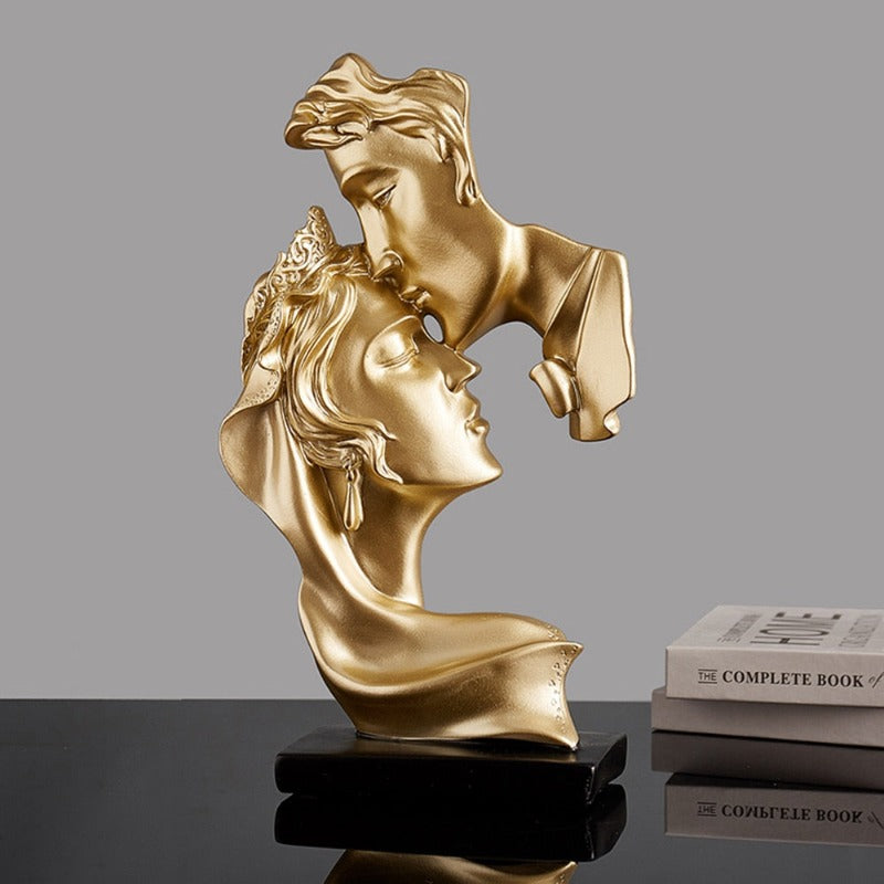 Scultura d'Amore - Elegante Scultura di una Coppia che Si Bacia