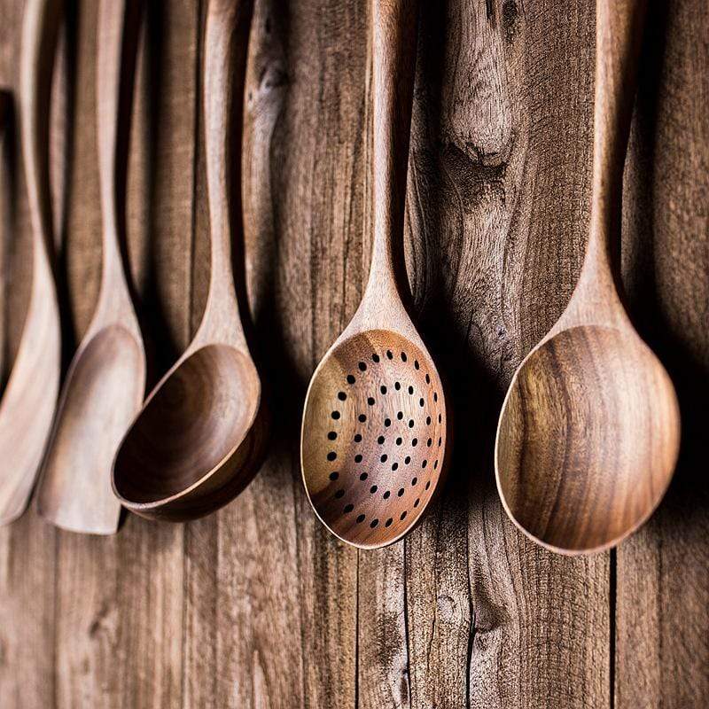 Set di Cucina in Legno Naturale – Cucinare in Modo Sostenibile e Stile