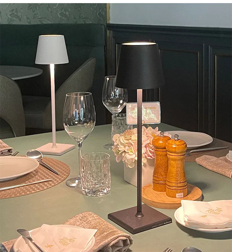 Lampada da Tavolo Aurora Luxe – Eleganza Timeless per Ogni Interno