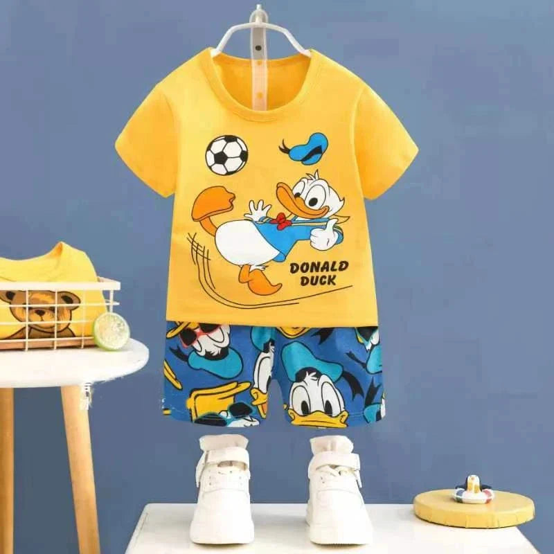 Completo Estivo per Bambini – T-shirt e Pantaloni Corti con Stampa di Topolino