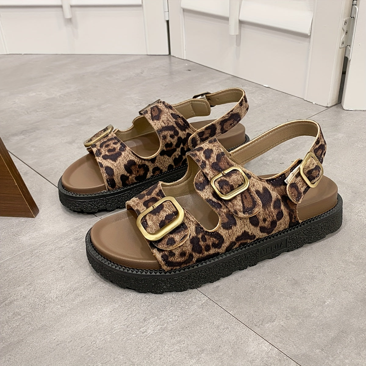 Sandali Donna alla Moda con Piattaforma e Stampa Leopardo – Comfort e Stile in Uno