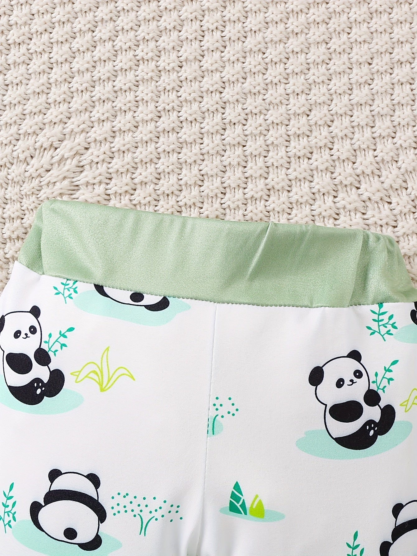 Set Baby Panda – Tutina, Pantaloni e Cappello per Avventure all'Aperto