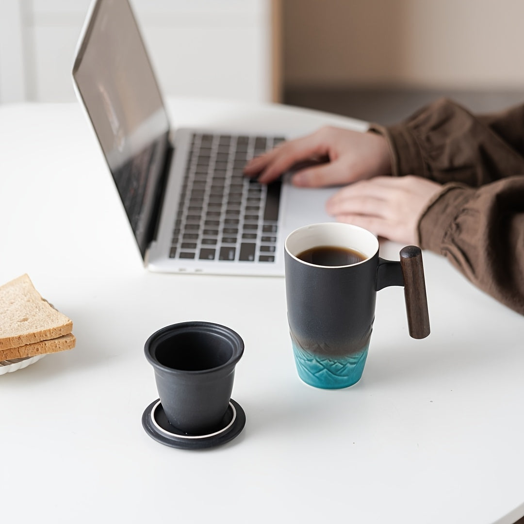 Tazza da Tè in Ceramica Fatta a Mano con Filtro – Design Autentico e Uso Pratico