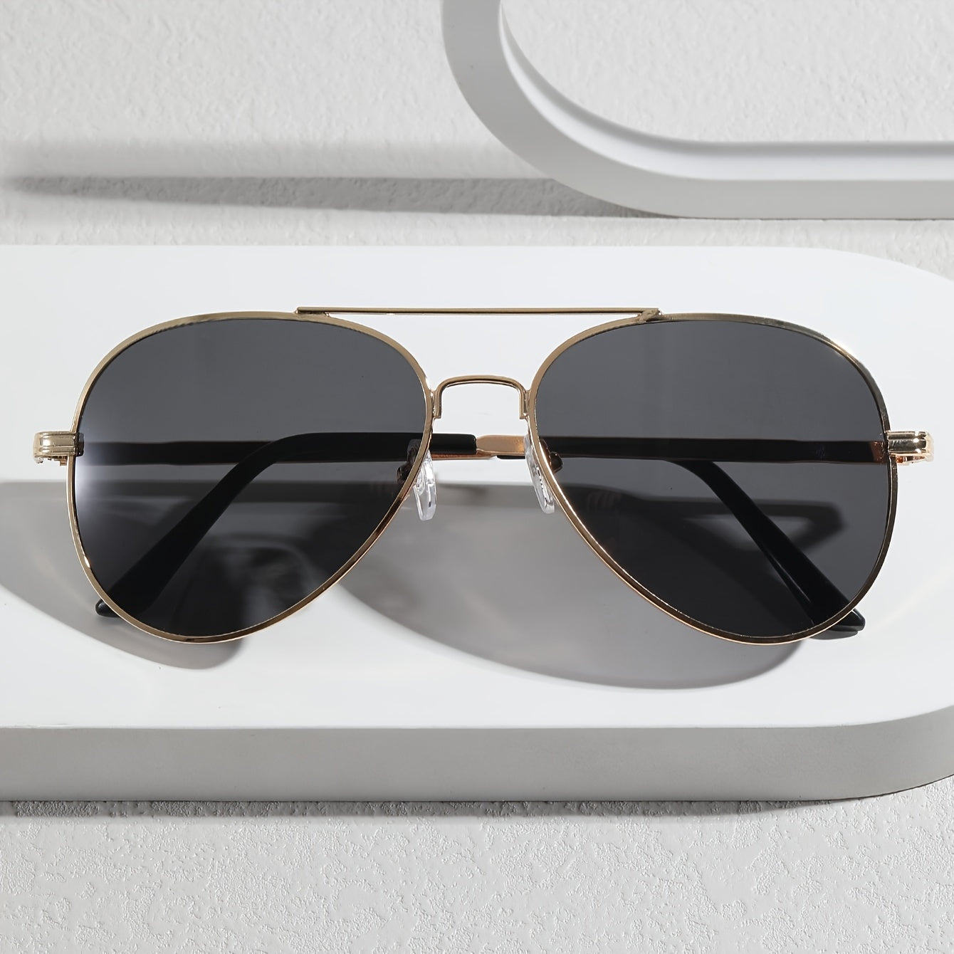 Occhiali da sole Pilota per Uomini – Design Senza Tempo con Metallo e Plastica per Uso Quotidiano