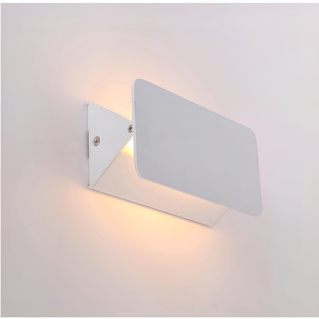 FlexiGlow Moderna Lampada da Parete Bianca – Flap Regolabile per una Perfetta Diffusione della Luce