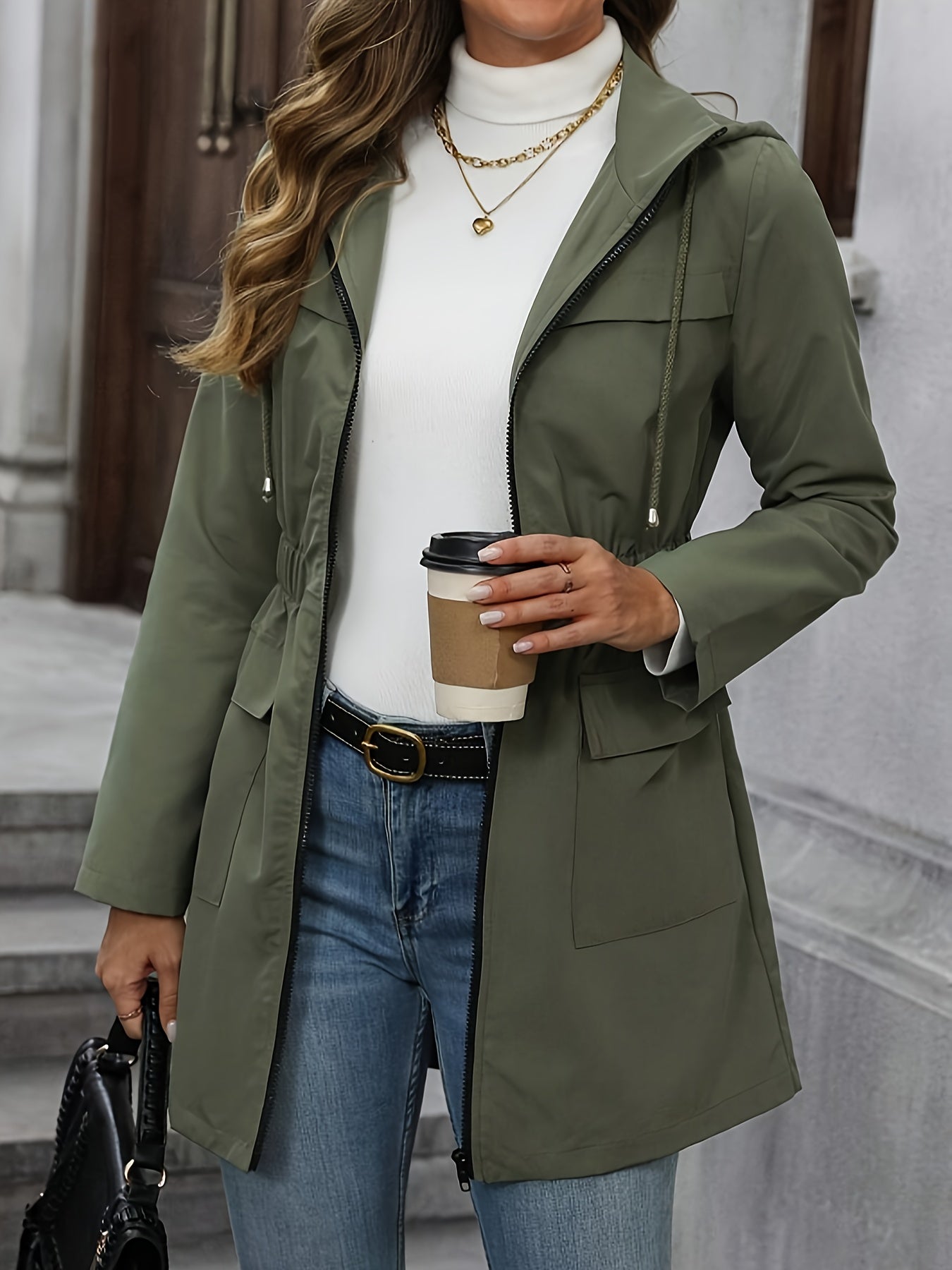 Giacca Casual a Media Lunghezza con Cappuccio e Vita Regolabile – Adatta per Weekend e Giornate Informali