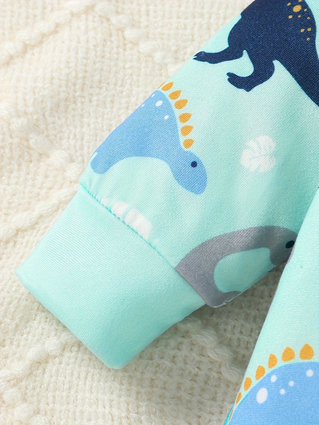 Set di Abbigliamento per Neonati da 9 Pezzi con Dinosauri, Nuvole e Pois – Include Body, Cappellino e Bavaglini