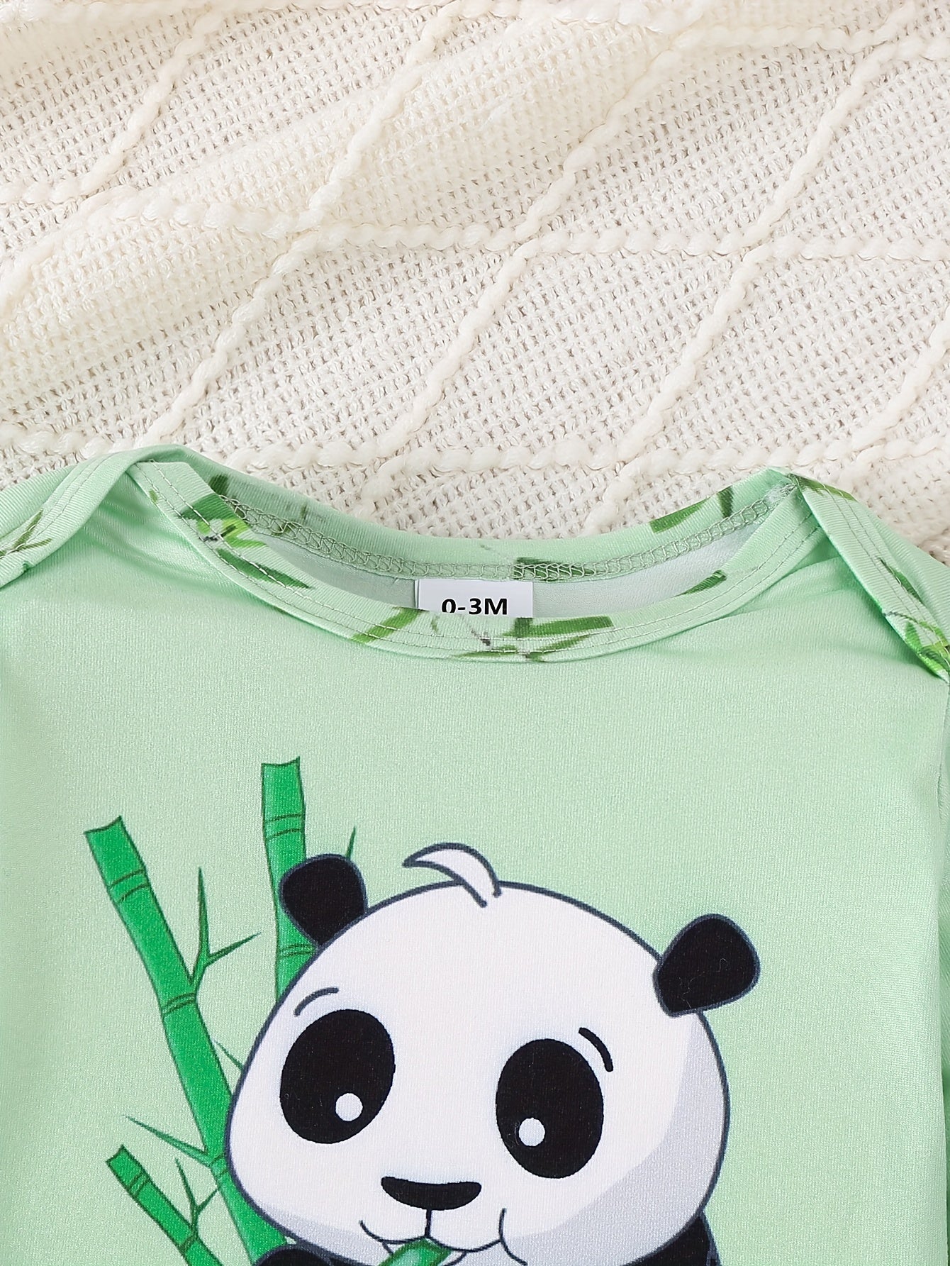 Set di Baby Panda Adorabili – Romper, Pantaloni e Cappello per Avventure all'Aperto