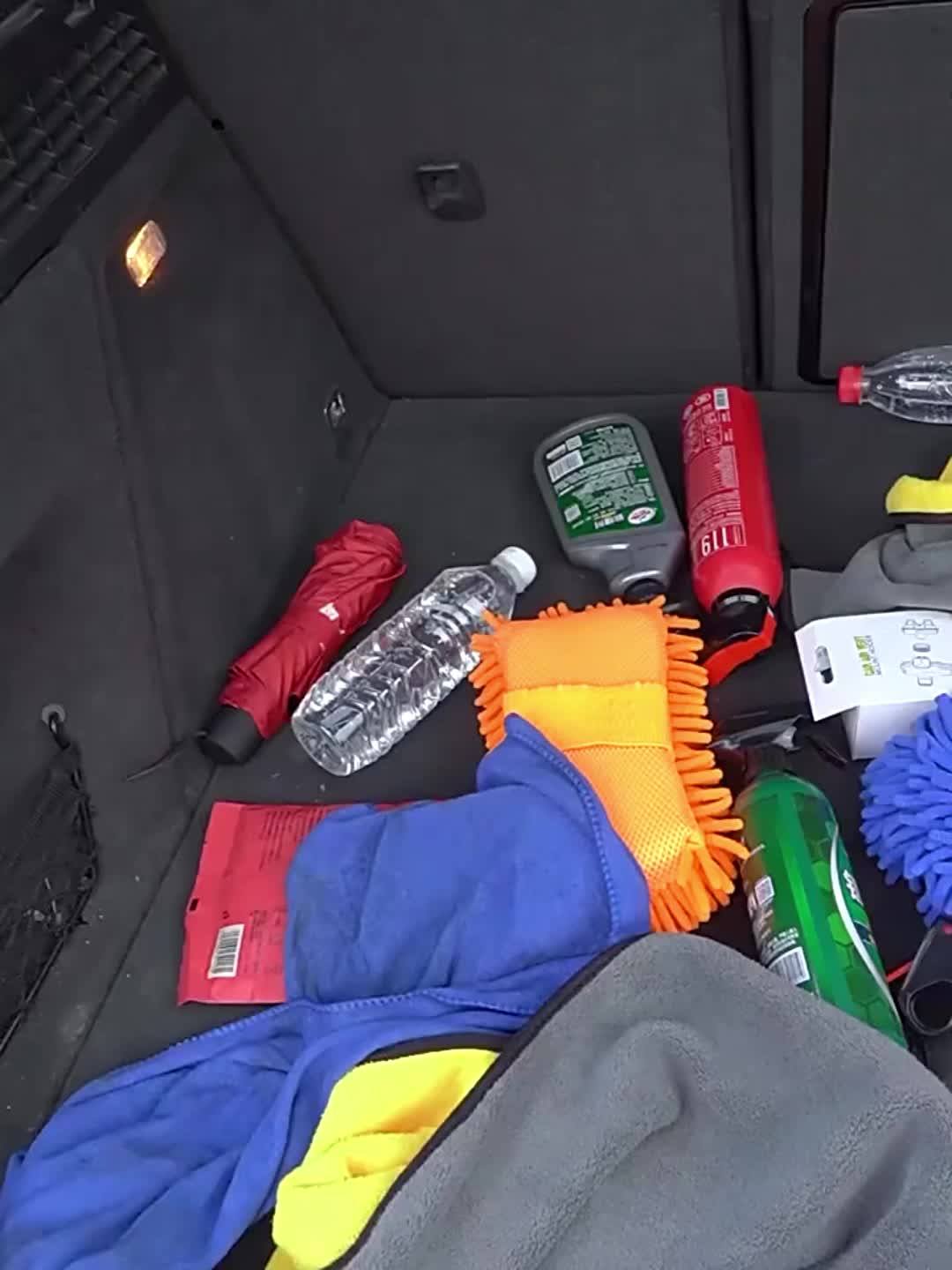 Reti di Stoccaggio Flessibili per Auto – Pratiche e Salvaspazio per il Bagagliaio