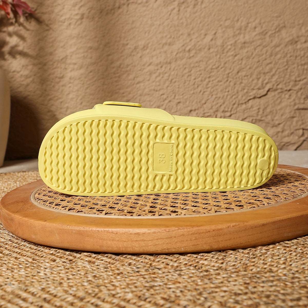 Pantofole da Donna con Chiusura a Cinghia Regolabile – Leggere e Ammortizzanti