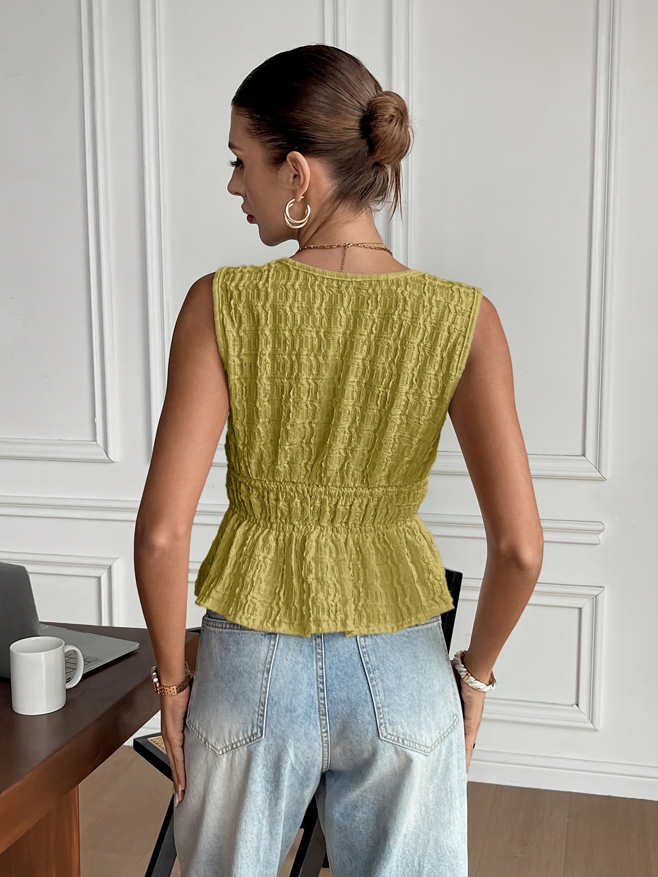 Blusa Senza Maniche Elegante Casual da Donna – Stile Francese con Scollatura a V e Rouches