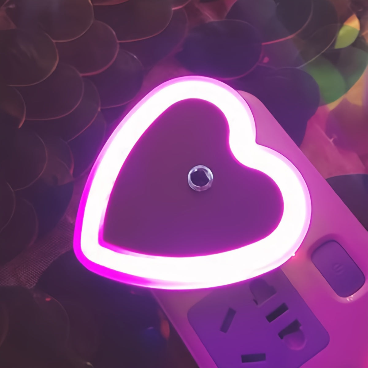 HeartGlow LED Notturno - Illuminazione Intelligente Dusk-to-Dawn