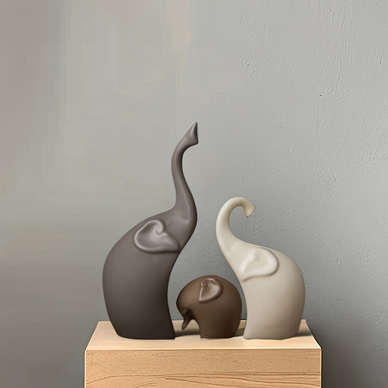 Set di 3 Statue di Elefanti in Ceramica – Decorazione Moderna Opaca per Soggiorno o Ufficio