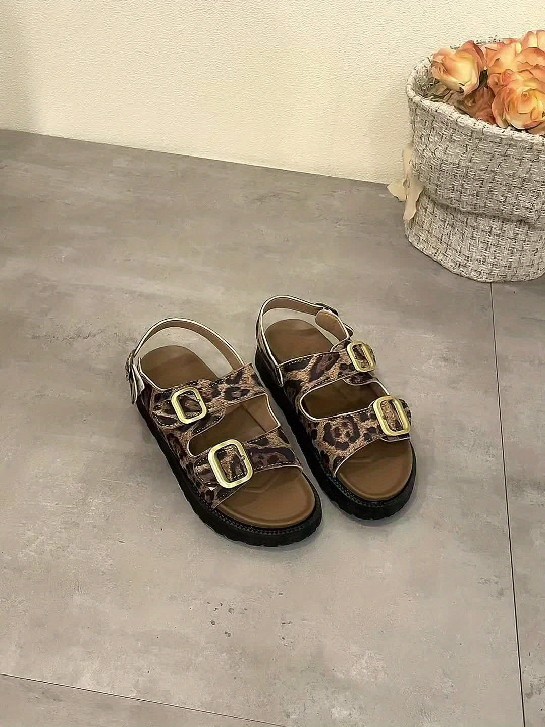 Sandali Donna alla Moda con Piattaforma e Stampa Leopardo – Comfort e Stile in Uno