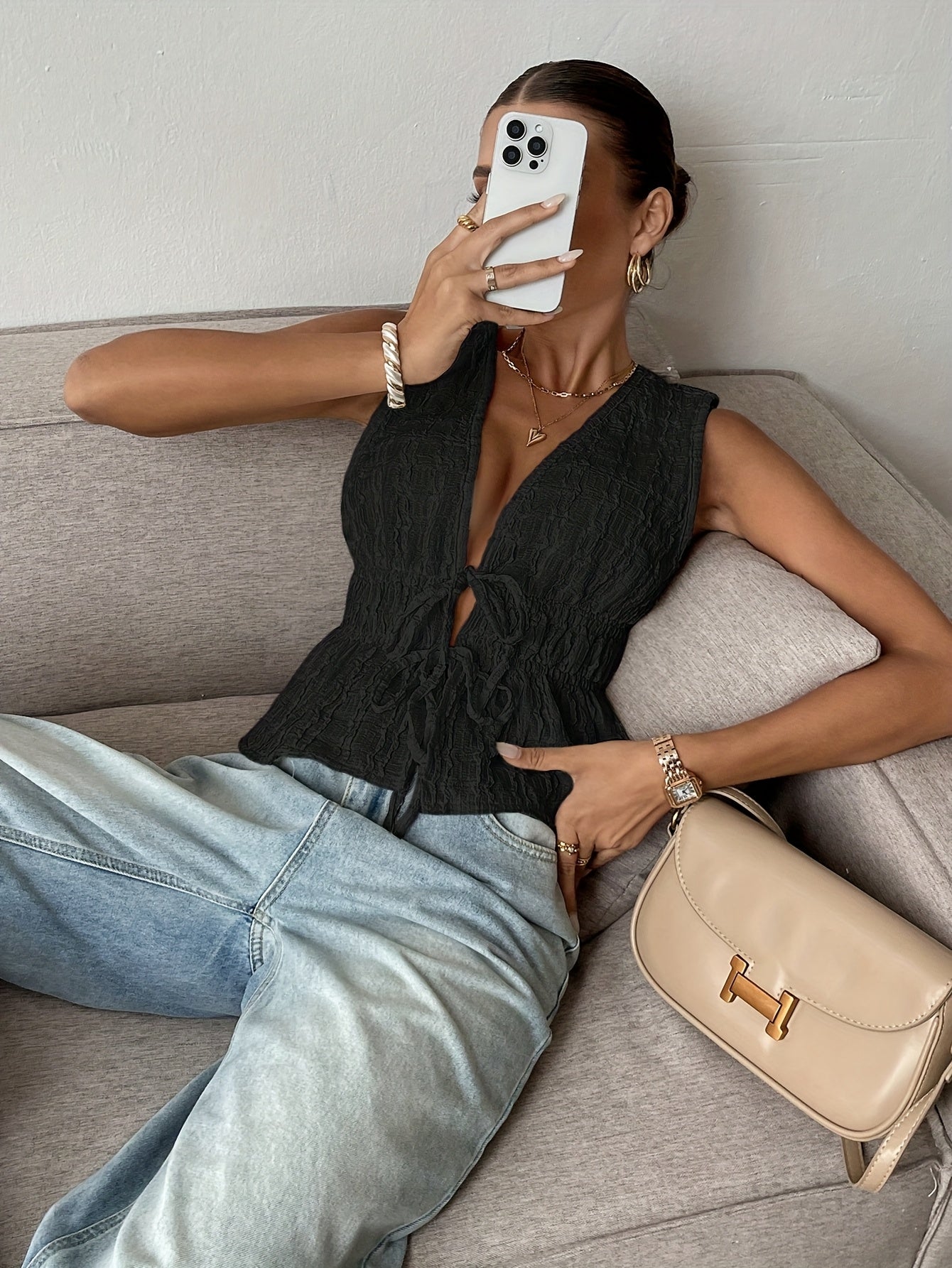 Blusa Senza Maniche Elegante Casual da Donna – Stile Francese con Scollatura a V e Rouches