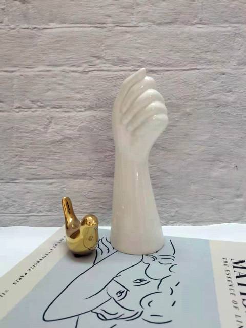 Vaso a Mano Elegante – Creativo e Moderno per Interni Unici